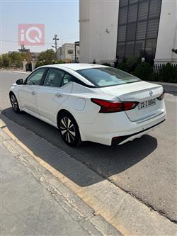 نيسان ألتيما